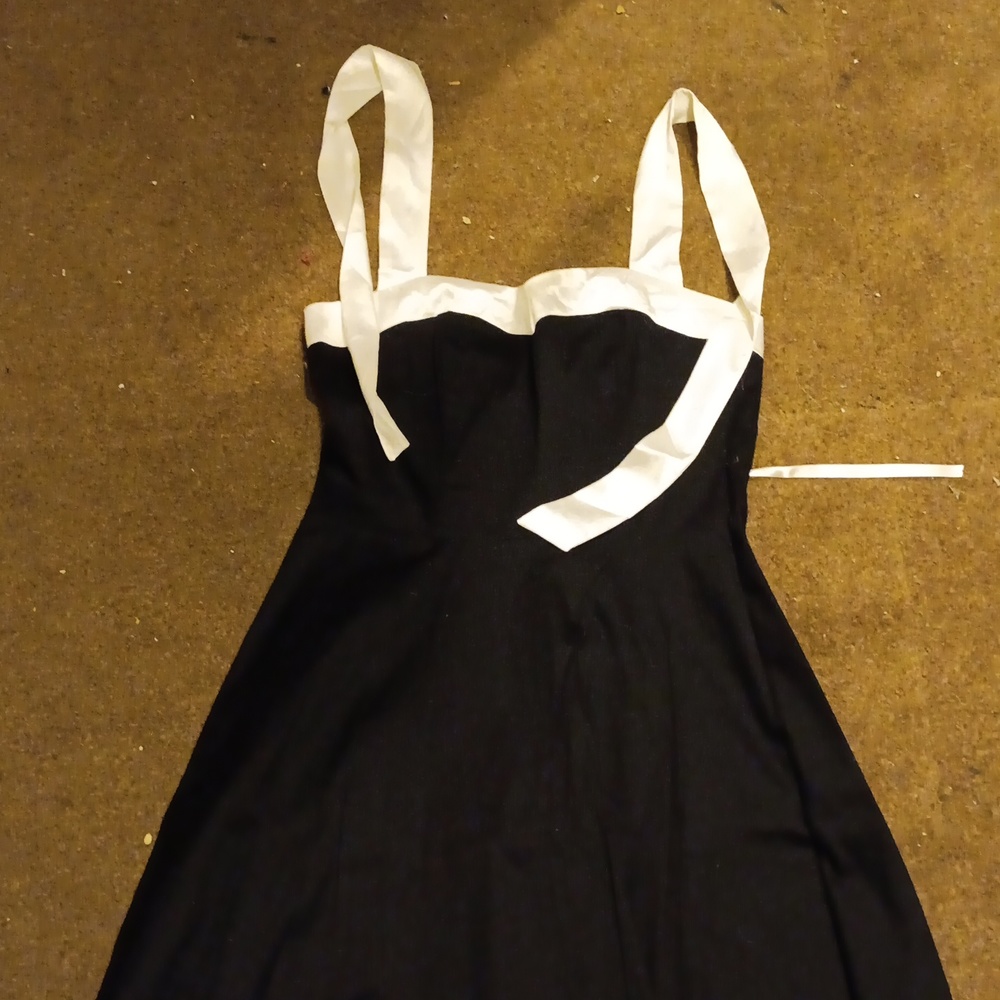 Dress Tells Dress